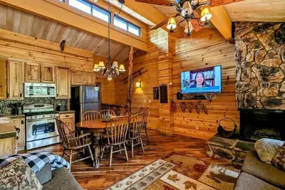 Image de Maison de ville de 3 chambres à la base de la station de ski Snow Summit!