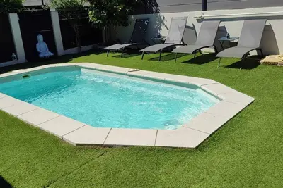 Image de maison avec piscine au beausset