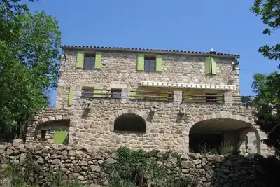 Image de Gîte indépendant 4*, confort calme, piscine et terrain de pétanque. Sud Ardèche.
