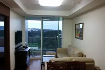 Image de Luxe 1 chambre 1 salle de bain avec wifi situé dans un endroit sécurisé et haut de gamme.