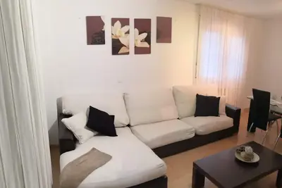 Image de Beau rez de chaussée avec jardin et terrasse dans urbanizac avec piscine