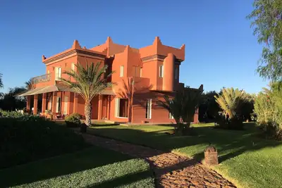 Image de Maison De Reve A Louer En Exclusivite (Cuisiniere Et Femme De Service Inclus)