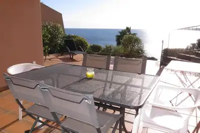 Image de 3 Pieces Dans Residence Avec Piscine Et Acces Direct A La Plage N°403