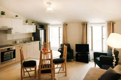 Image de Holiday in Arles: Appartement du Théâtre Antique 1, au cœur du Centre Historique