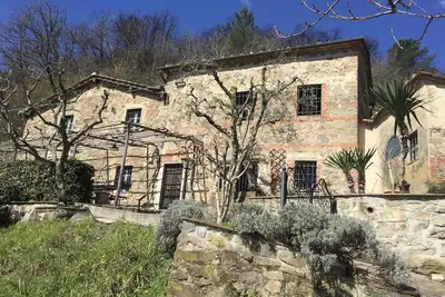 Image de La Querce: Ferme idyllique Ă flanc de coteau