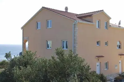 Appartements A1 avec vue sur la baie de Sesula, à quelques minutes de la plage.