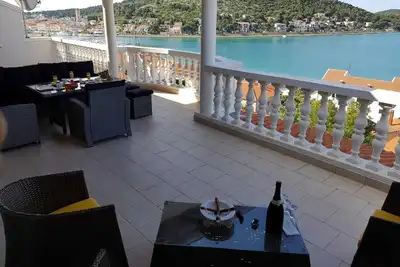 Image de Villa Dolores vue mer et front de mer à Tisno sur la côte dalmate