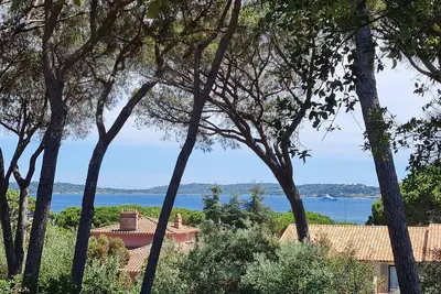 Image de Villa 4 pièces dans domaine avec piscines à 250 m des plages de la Croisette