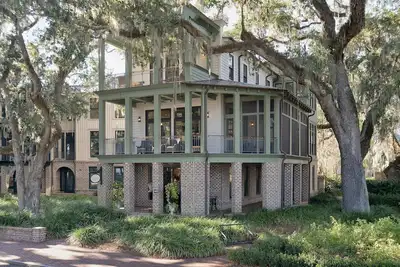 Image de Montage | Belle vue sur l'eau | Deluxe Home | Équipements complets | Palmetto Bluff