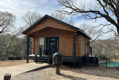 Belle cabane en rondins avec accès au lac, étang et sentiers à 4 roues