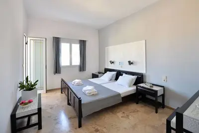 Anna's Double Room à 150 mètres de la mer