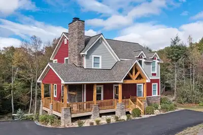 Image de Maison de luxe dans la communauté fermée Sweetgrass exclusive à 10 minutes de Blowing Rock