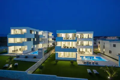 Image de Chambre Double avec Piscine et Balcon