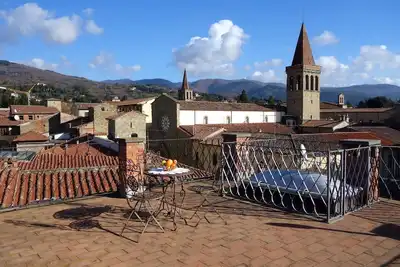 Image de Tour médiévale sur le parcours de la ville donnant sur la cathédrale