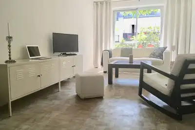 Image de Deux pièces avec balcon au pied de Montmartre