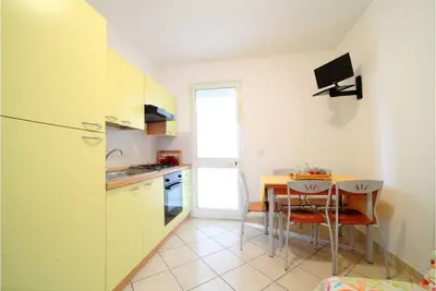 Image de Pratique pour appartement au premier étage avec balcon et petit jardin