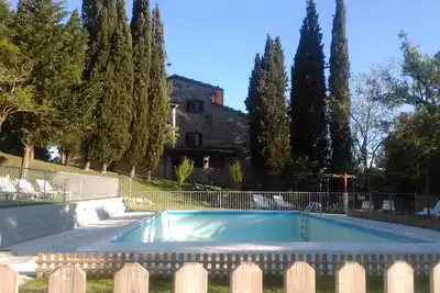 Image de Garage 2/3 places avec jardin privé, piscine, parc et spa