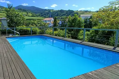 Image de Belle Maison Rurale Avec Joli Jardin, Piscine Et Une Vue Imprenable