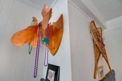 Image de Orignal cuivré sur la rue Main