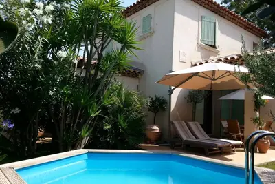 Image de Villa 127m2- 3 chambres avec jardin 550m2-2 terrasses-piscine-plage 600m-Var-83
