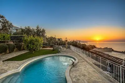 Image de Amore Rentals - Villa Marika with Private Pool, Sea View, Parking, Garden, Bbq