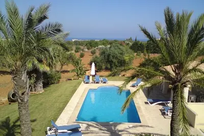 Image de Finca pour 8 personnes avec piscine, une connexion Wi-Fi et d'un jardin dans le sud-est de Majorque