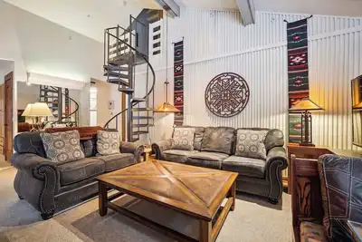 Image de La plus grande unité à Skiwatch à la base du Peak 8, Ski in Ski out