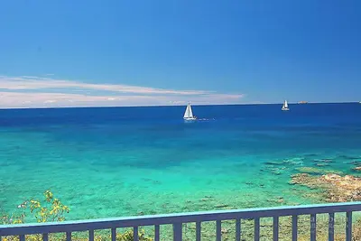 Image de Villa privée en bord de plage avec piscine, bain à remous et climatisation!