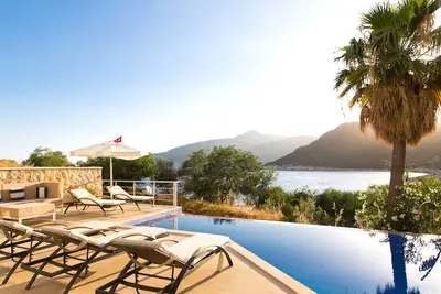 Image de Sur le front de mer de la baie de Kalamar à Kalkan, et à moins de 1 min à pied de la plage