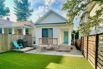 Sunny Home au coeur de Seattle! Parking + W / D et Patio!