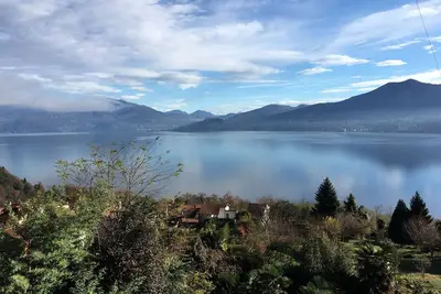 Image de Appartement dans la vue sur le lac vert