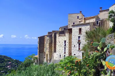 Maison caractéristique à Belmonte Calabro, village médiéval, écotourisme, tradition