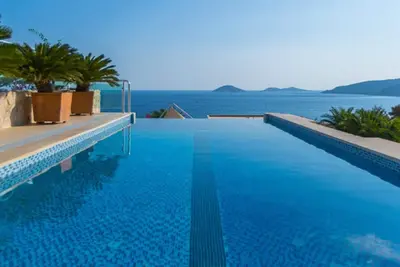 Image de Villa méditerranéenne de luxe à Kalkan, avec piscine privée et vue panoramique sur la mer