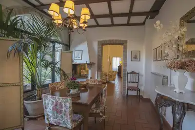 Image de Vivez des vacances à couper le souffle dans un château, restaurant, belle vue