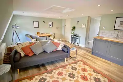 Image de Salle de bain privée séparée-Vue ville-Appartement-Tla