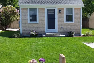Image de Hyannis, Cape Cod: Sunny Seaside Cottage-3 min. balade Ă la plage!