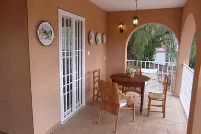 Image de Maison pour 8/10 personnes avec piscine privée en saison estivale