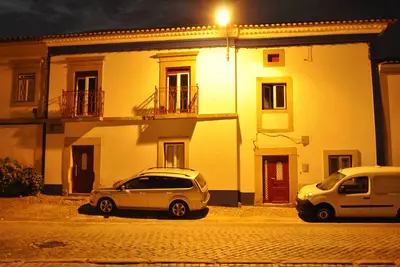 Image de House Of Swallows \/ Maison des hirondelles