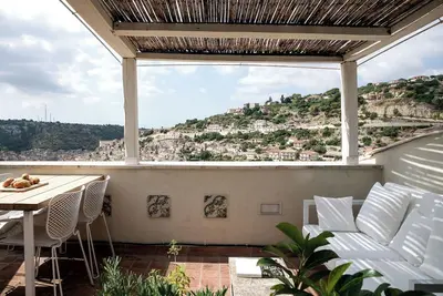 Image de Le refuge de charme artiste avec vue imprenable sur le centre historique de Modica