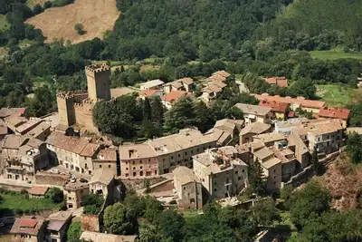 Image de Vivez des vacances à couper le souffle dans un château, restaurant, belle vue
