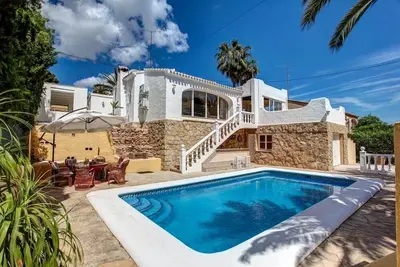 Image de Spacieuse villa à seulement 2 km de la plage de sable à Javea, Con Air, Wifi, piscine chauffée