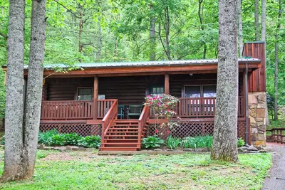 Image de Privé cabine 2/2 Hot Tub dans les Smokies - Hemlock Haven