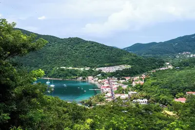 Image de Villa Nature Bay vue carte postale sur la mer et le village de Deshaies