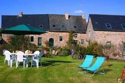 Image de Mt St Michel, Fougeres 4 pers. Tranquilité, espace pour toute la famille.