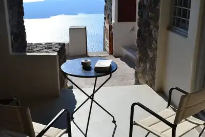 Image de Appartement spacieux sur la caldeira à Imerovigli