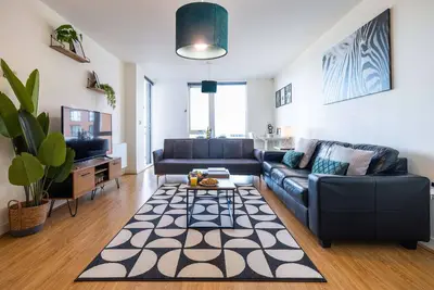 Image de Appartement moderne et élégant dans le centre-ville - à quelques pas de la gare
