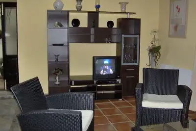 Image de Appartement abordable avec une grande cuisine (pour la rue située)
