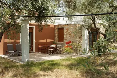 Image de Elea 2, De Nouvelles Maisons En Pierre, Dans Une Oliverie, Un Endroit Calme, À Thassos