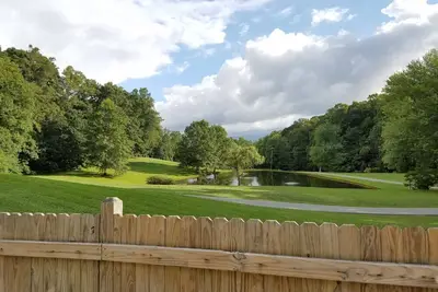 Image de Vues Mtn près d'Asheville avec piscine creusée extérieure