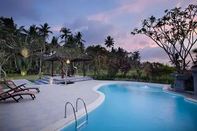 Image de Villa de 3 chambres de style traditionnel près d'Ubud;